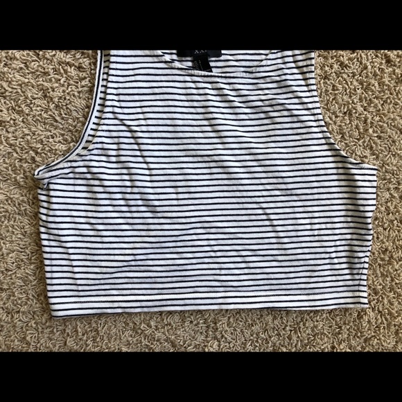 F21 soft stripe pattern crop top sz L - Picture 5 of 14